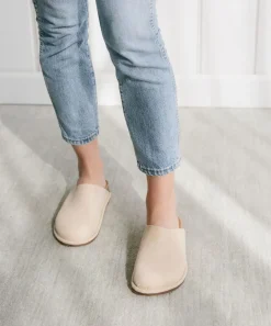 Discount Oiled Leather Moc Clog Women Flats